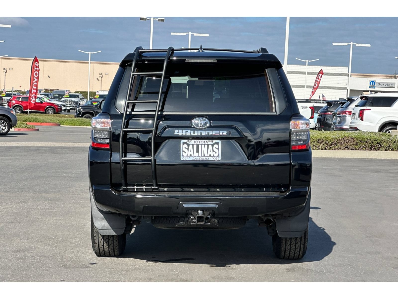 Used 2021 Toyota 4Runner SR5 Premium w/ Moonroof Package AWD/4WD image 5