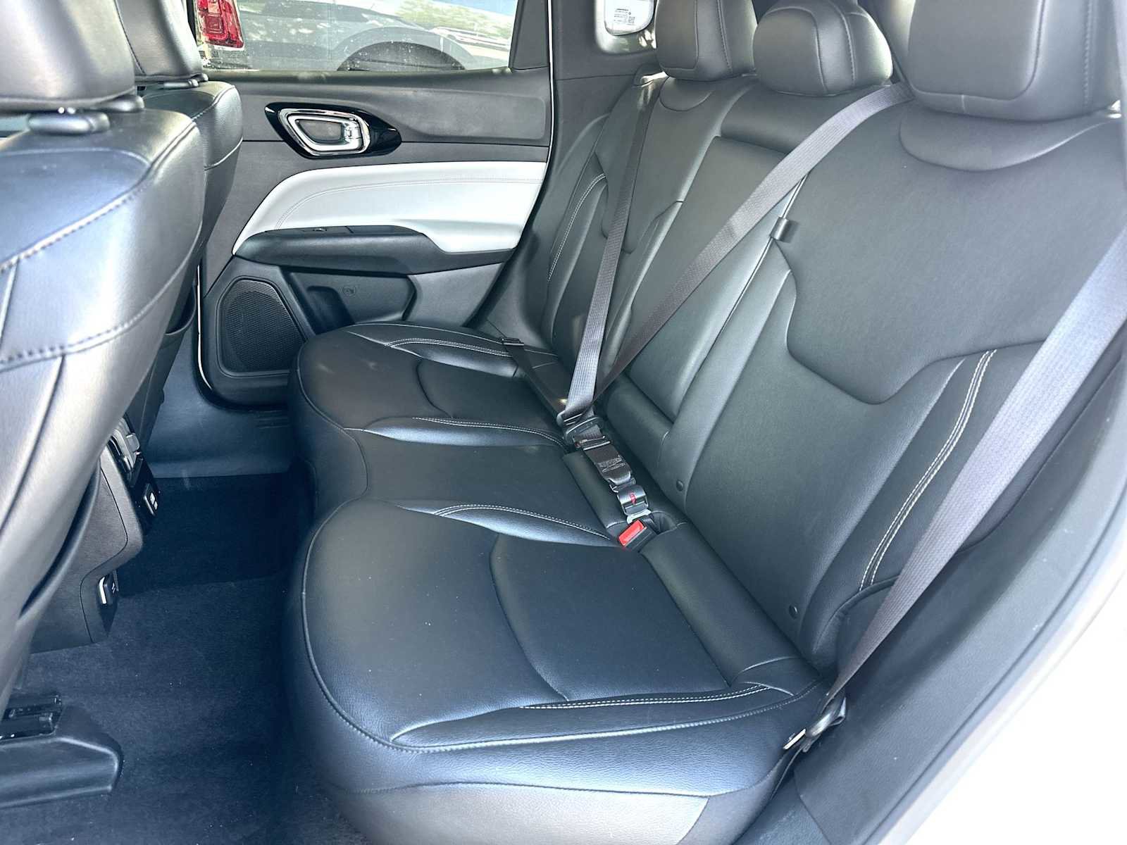 Used 2025 Jeep Compass Limited AWD/4WD image 23