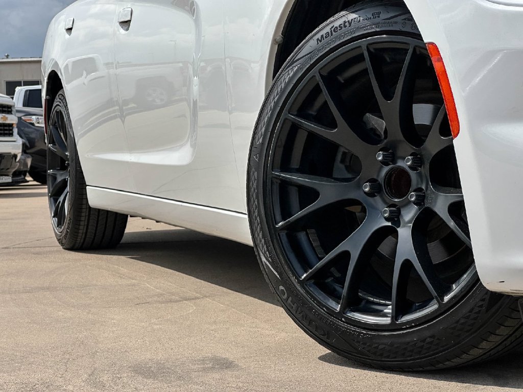 Used 2020 Dodge Charger SXT RWD image 9