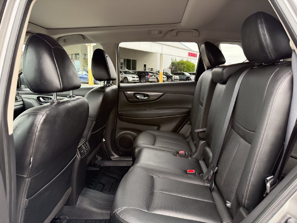 Used 2017 Nissan Rogue SL w/ SL Premium Package AWD/4WD image 15