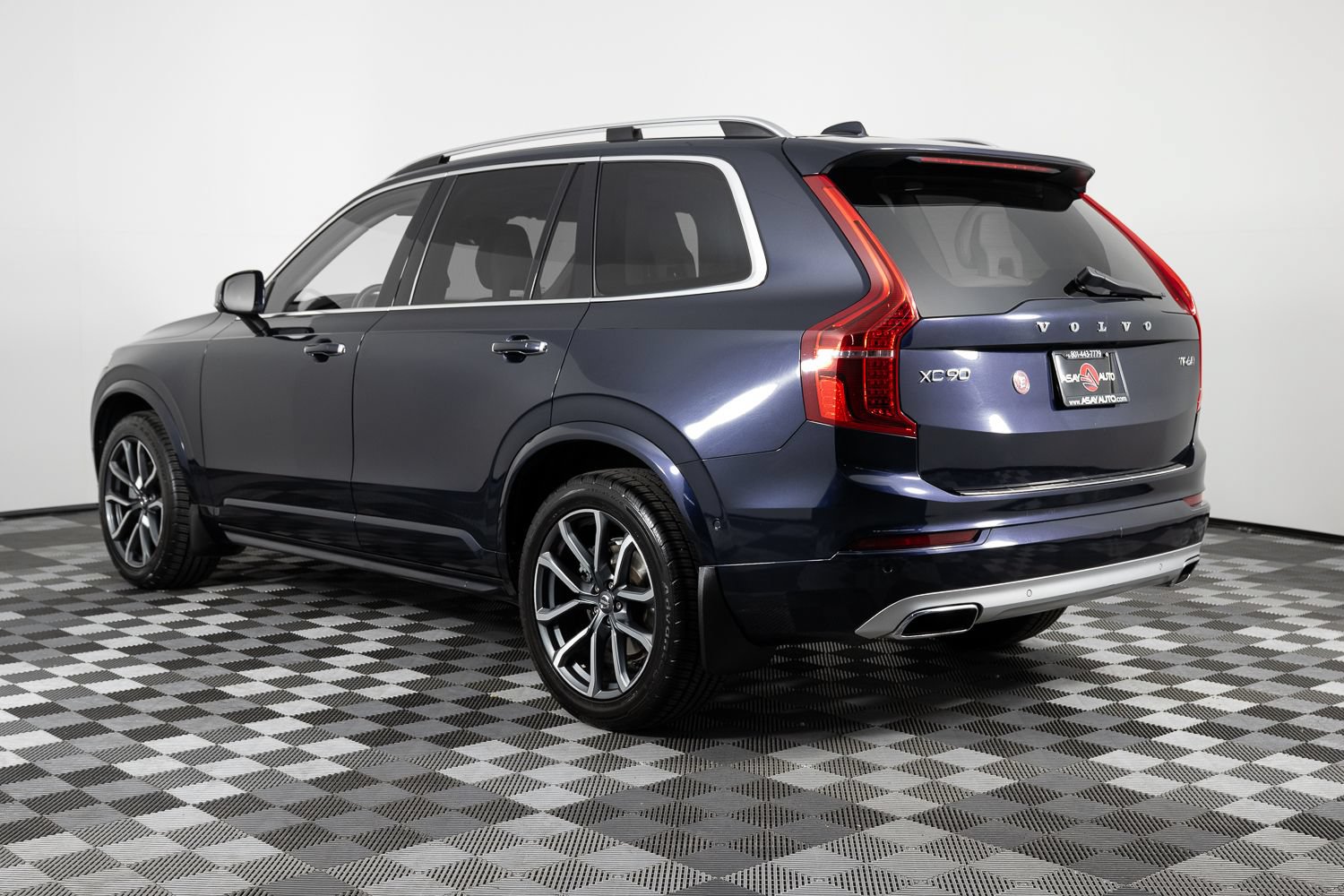 Used 2016 Volvo XC90 T6 Momentum AWD/4WD image 4
