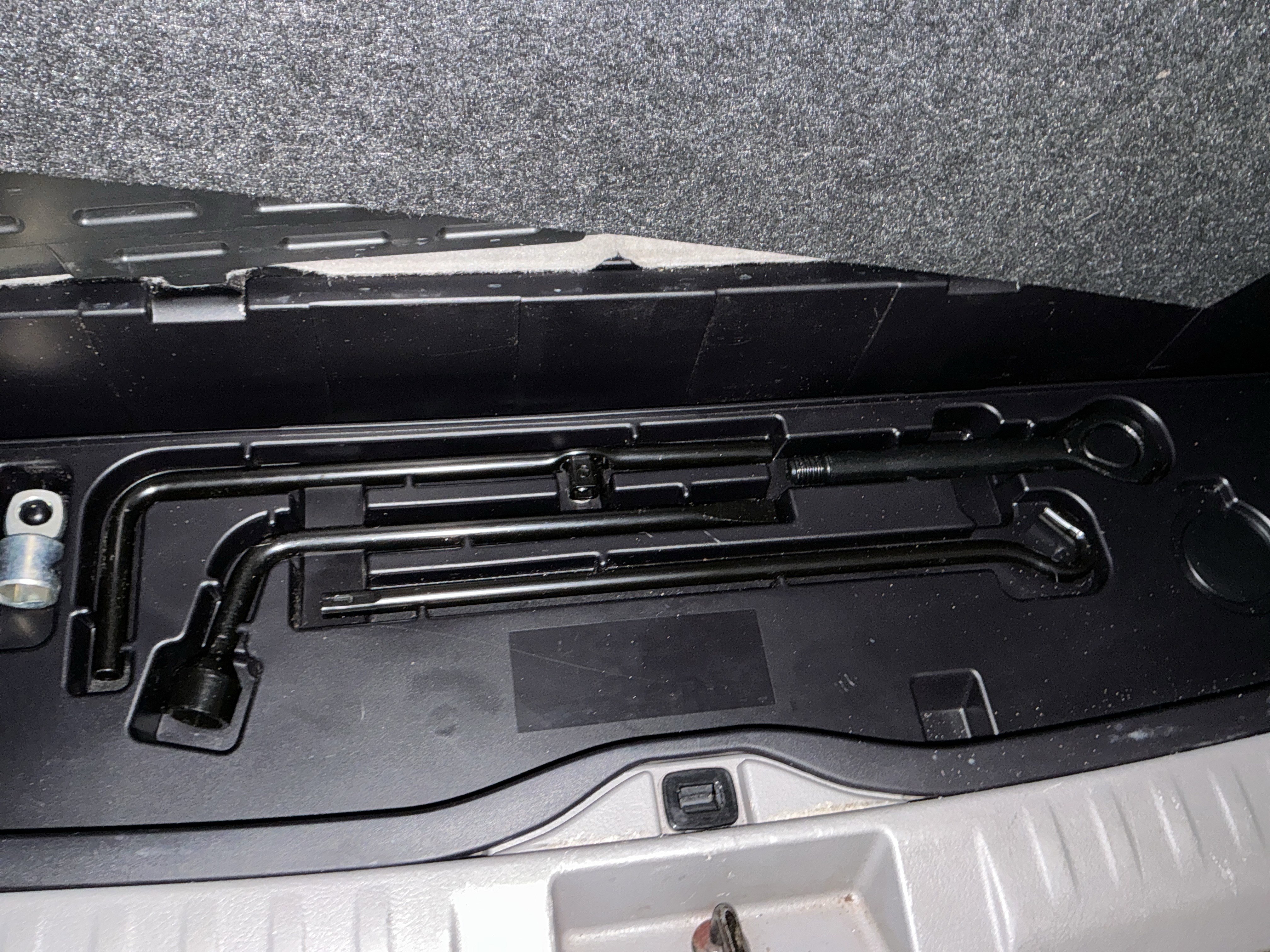 Used 2013 Toyota Highlander Plus image 26