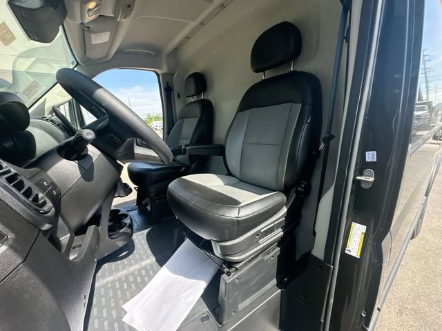 Used 2022 RAM ProMaster 2500 w/ Driver Convenience Group FWD image 4