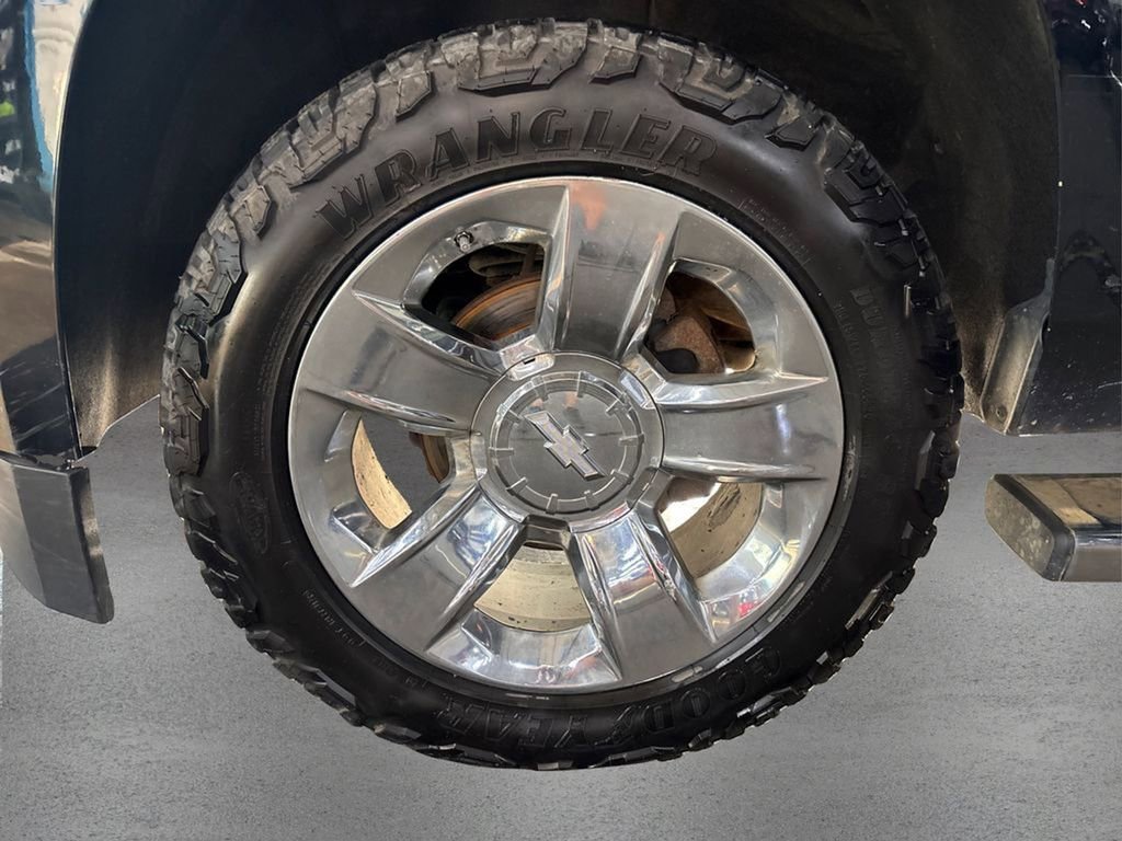 Used 2019 Chevrolet Tahoe LT w/ LT Signature Package image 15