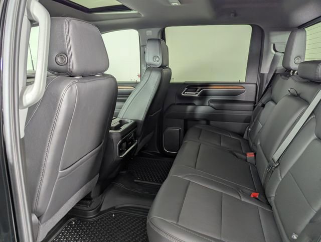 Used 2024 GMC Sierra 3500 Denali w/ Technology Package image 17