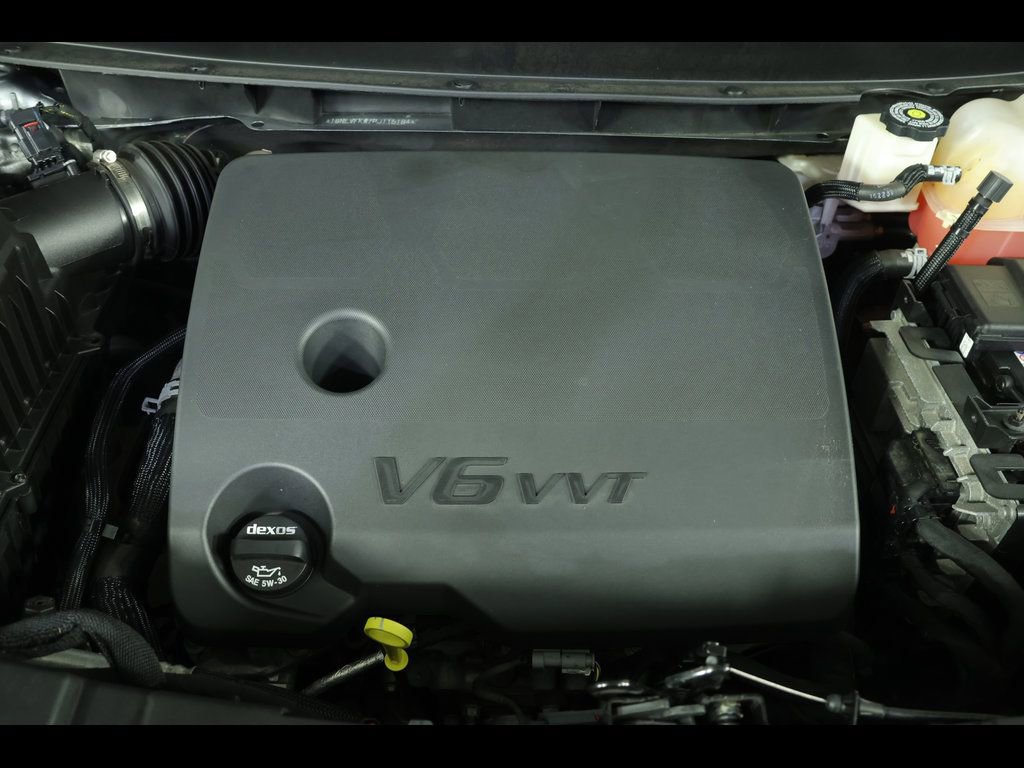 Used 2023 Chevrolet Traverse LS AWD/4WD image 19