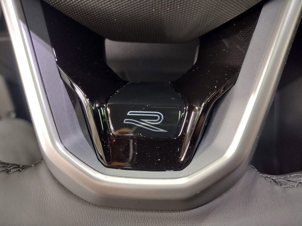 New 2026 Volkswagen Atlas Cross Sport SEL Premium R-Line image 32