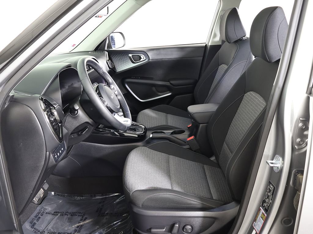 Used 2023 Kia Soul EX image 30