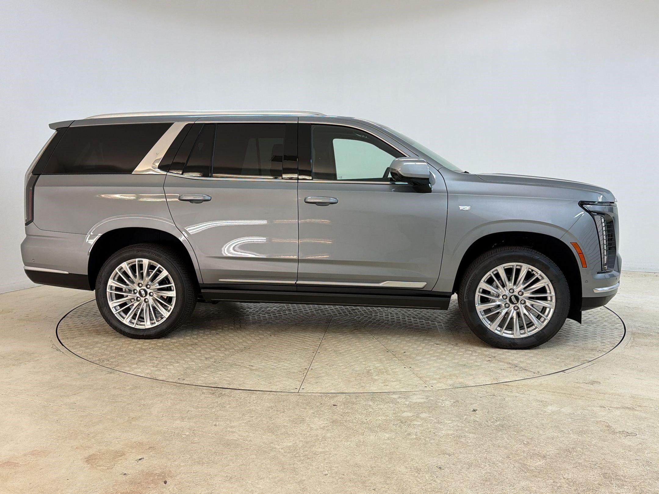 Certified 2026 Cadillac Escalade Luxury w/ LPO, Floor Liner Package AWD/4WD image 8