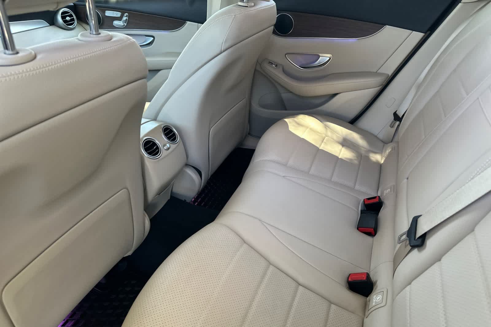 Used 2022 Mercedes-Benz GLC 300 4MATIC image 11