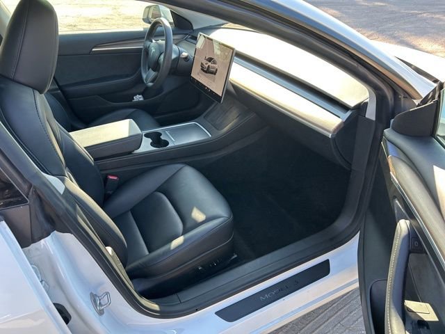 Used 2023 Tesla Model 3 Standard Range image 9