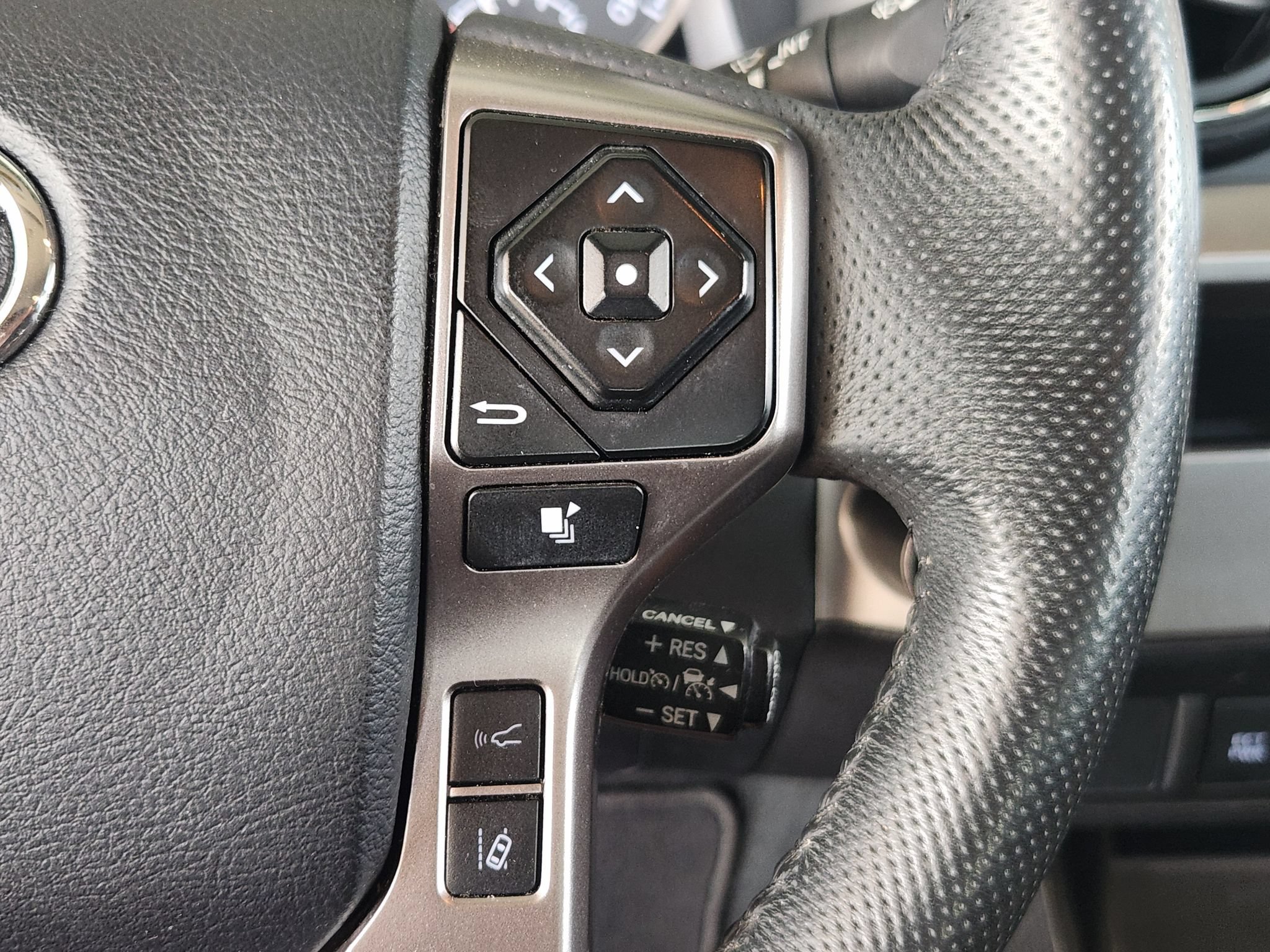 Used 2023 Toyota Tacoma SR5 RWD image 28