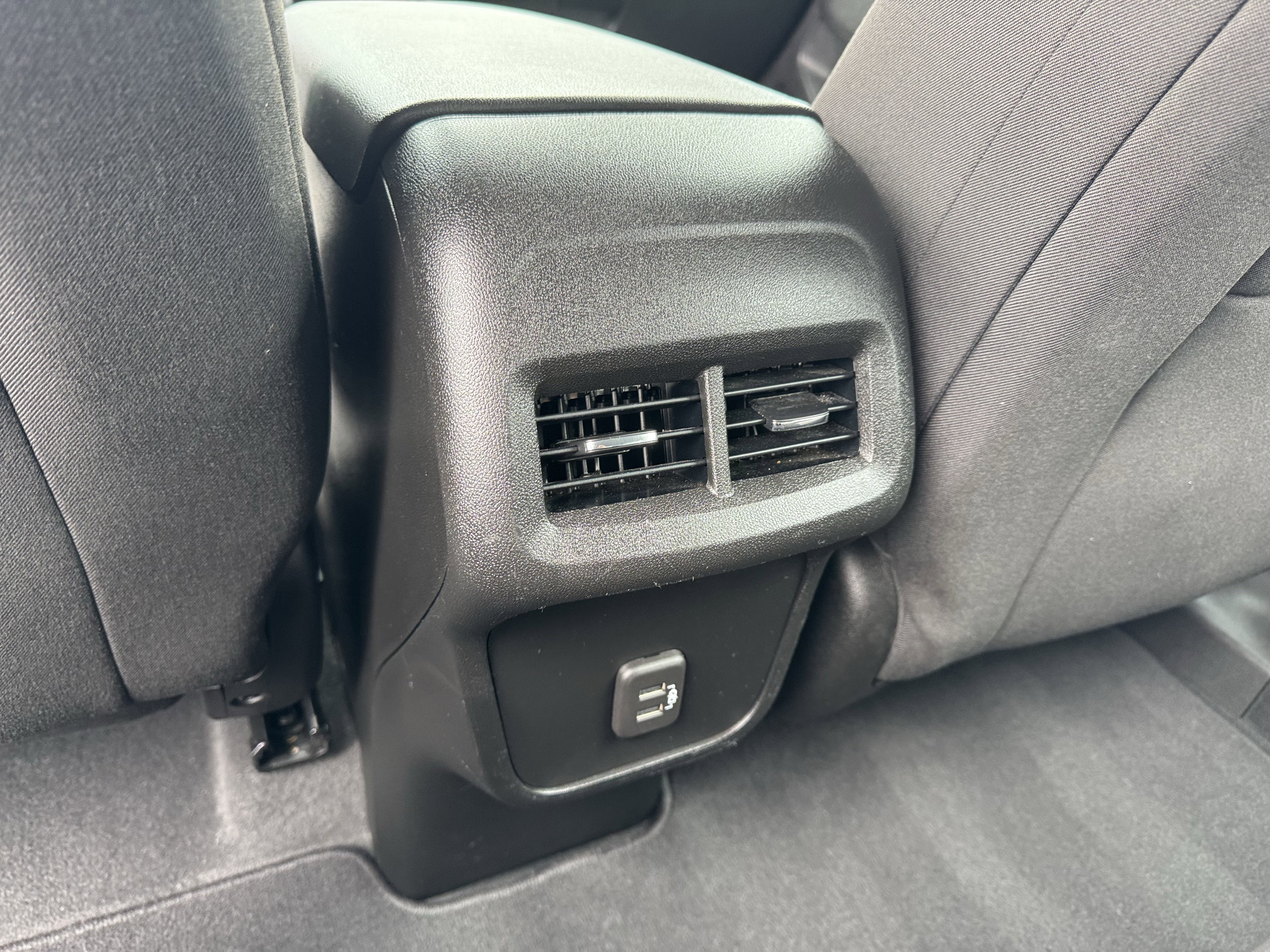 Used 2022 Chevrolet Equinox LS AWD/4WD image 16