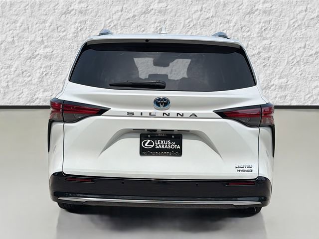 Used 2022 Toyota Sienna Limited FWD image 4