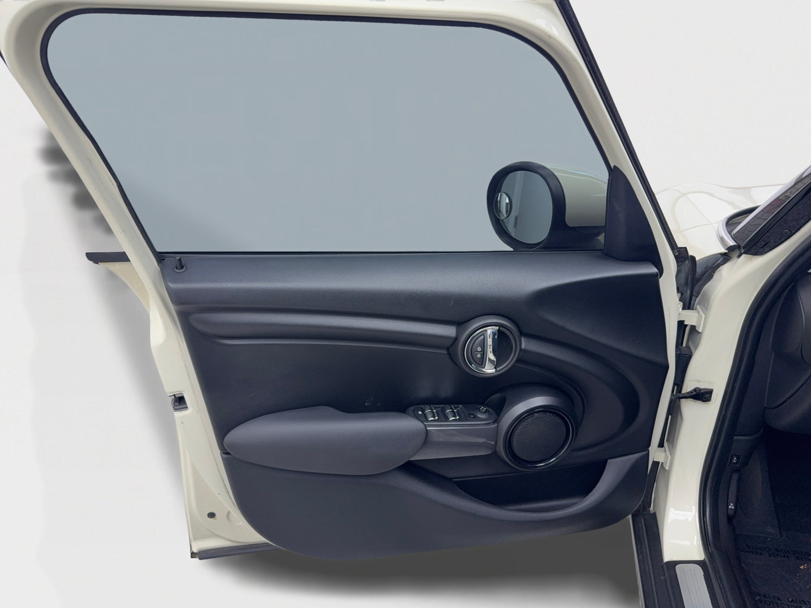 Used 2020 MINI Cooper 4-Door Hardtop FWD image 32