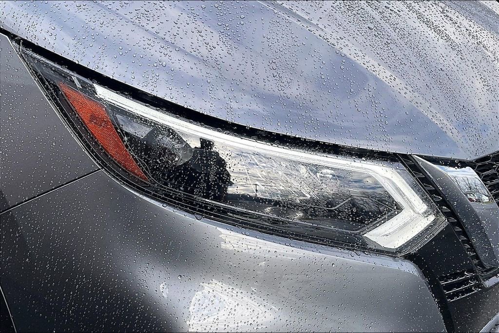 Used 2022 Nissan Rogue Sport SL w/ Premium Package image 27