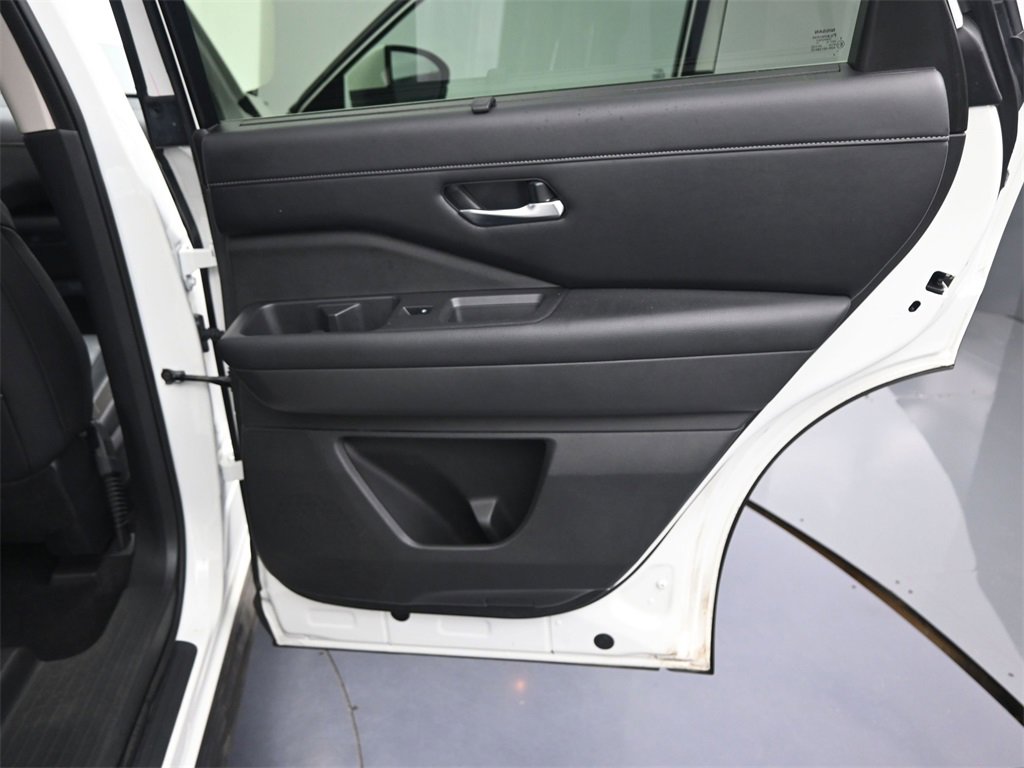 Used 2022 Nissan Pathfinder SL image 19