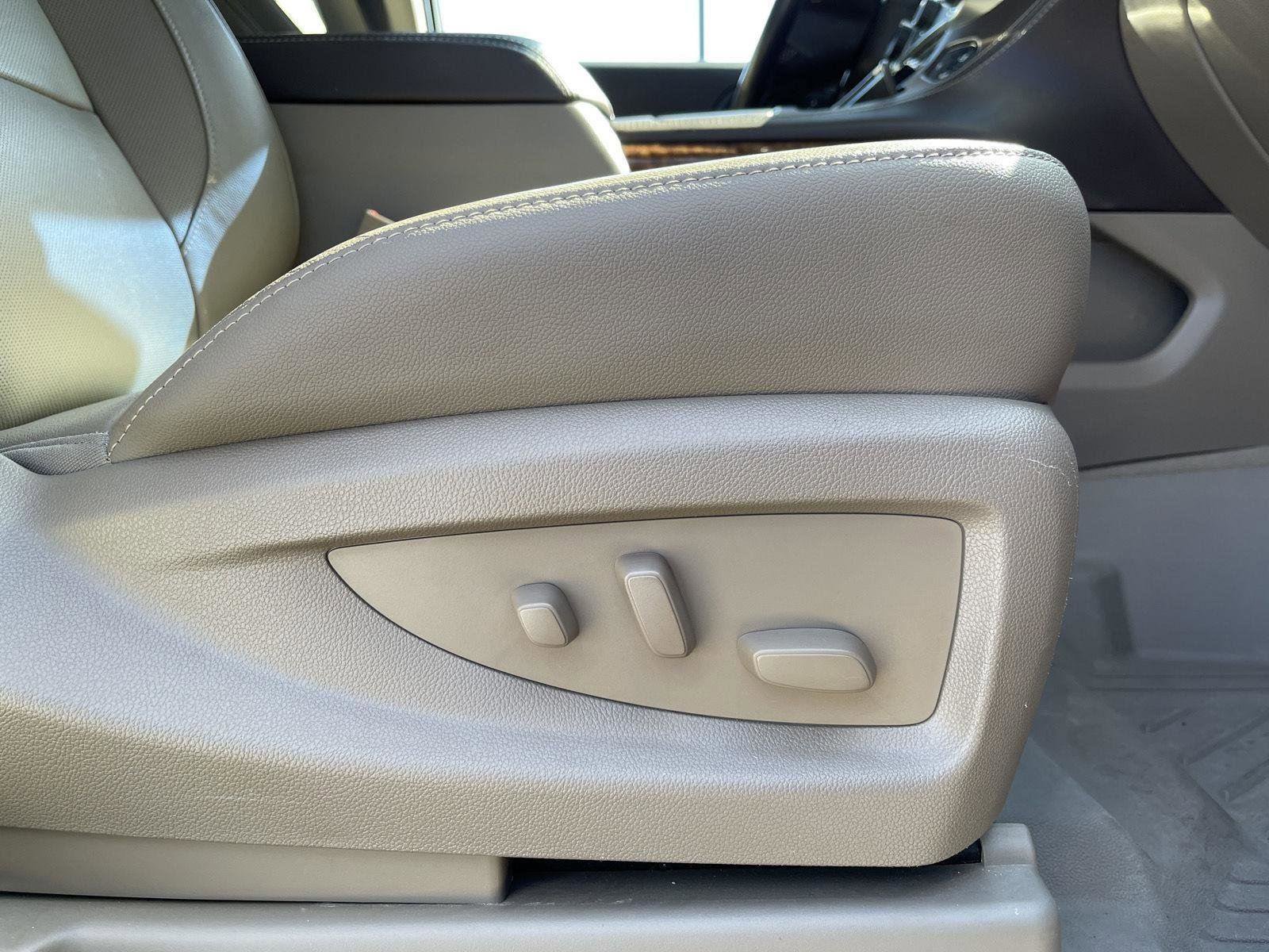 Used 2020 Chevrolet Tahoe Premier w/ Premier 6.2L Value Package image 38