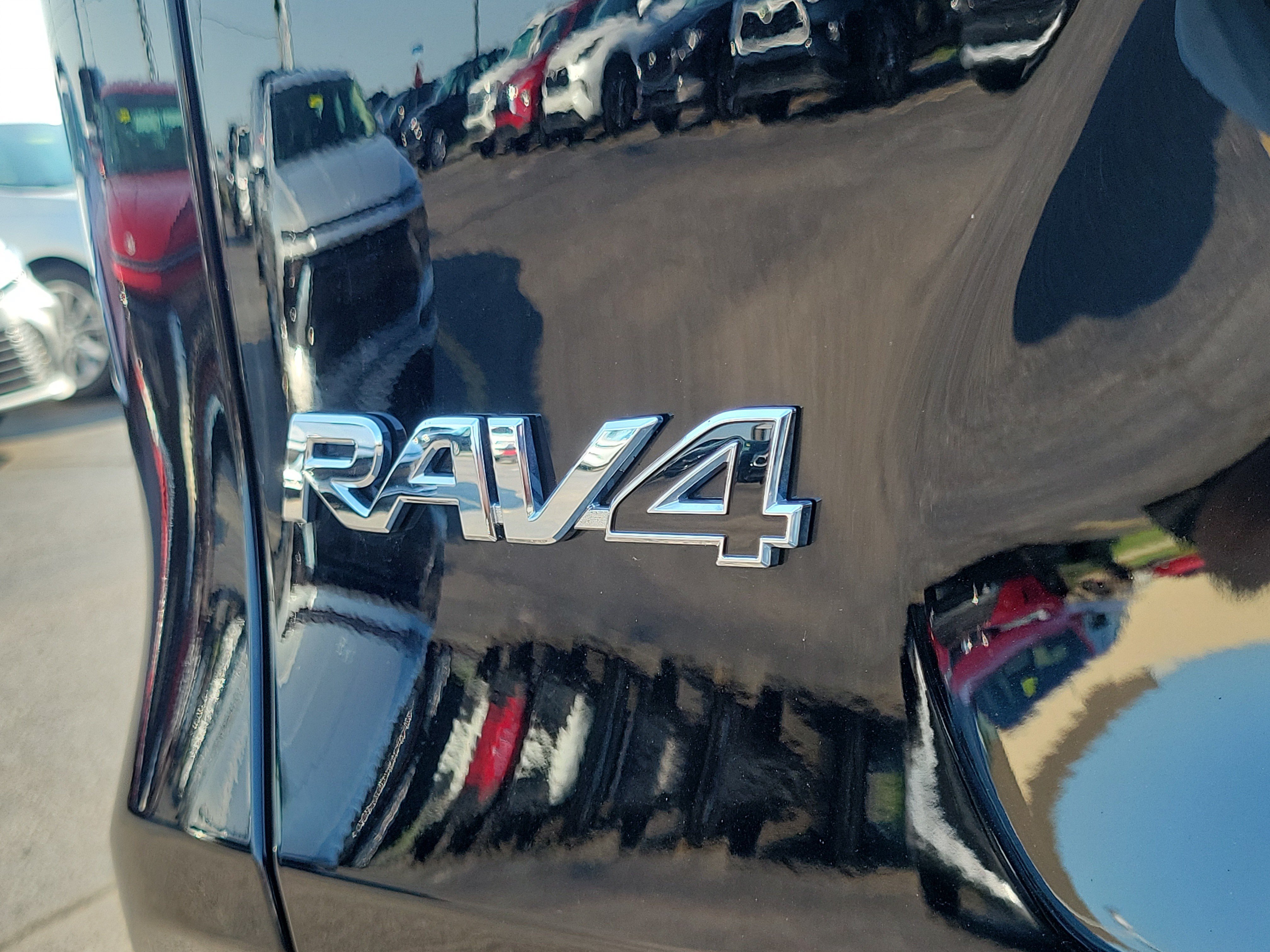 Used 2024 Toyota RAV4 XLE w/ Convenience Package AWD/4WD image 6