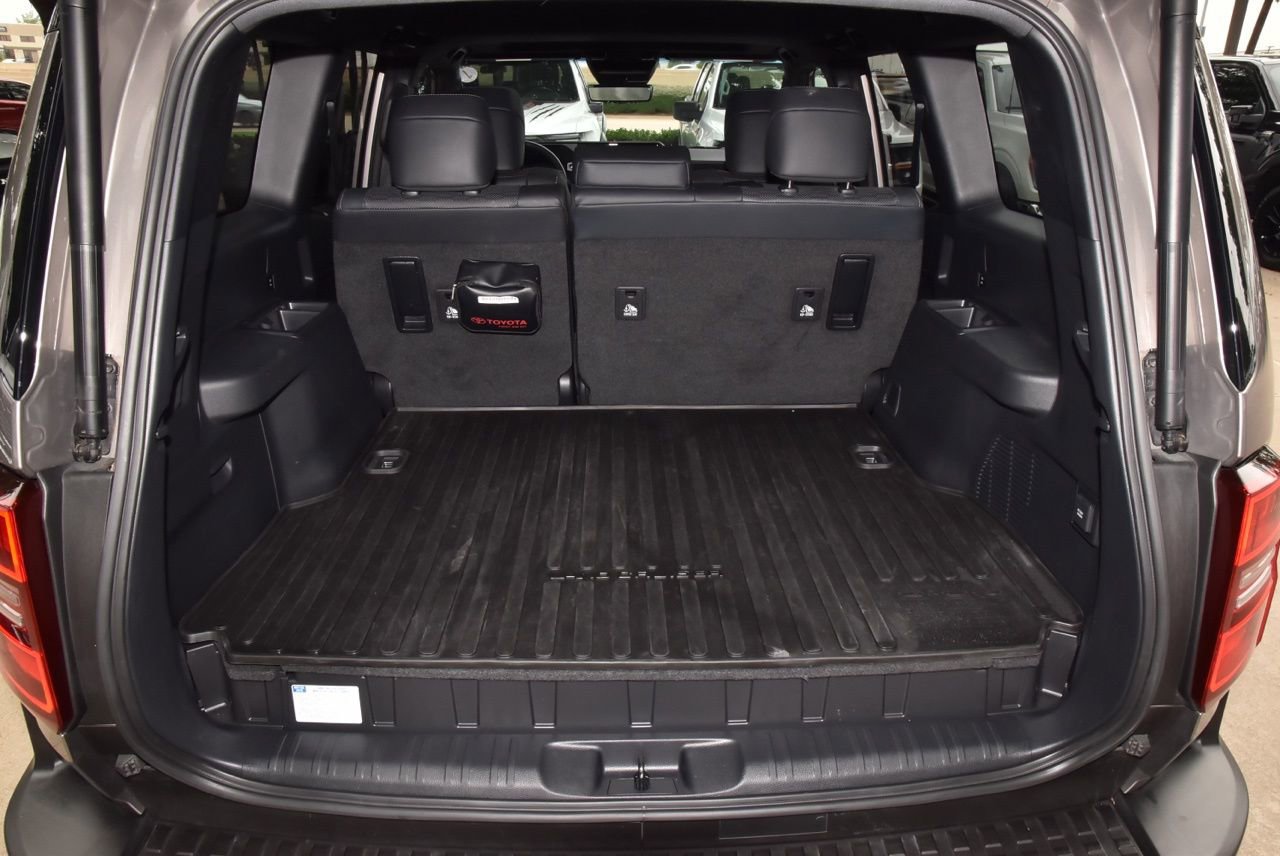 Used 2024 Toyota Land Cruiser image 40