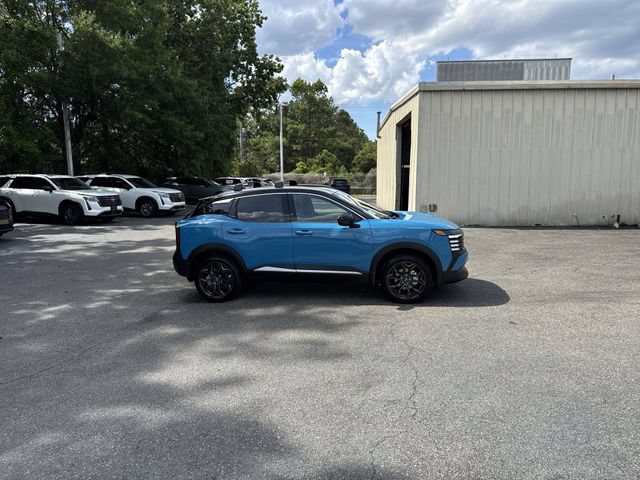 New 2026 Nissan Kicks SR FWD image 4