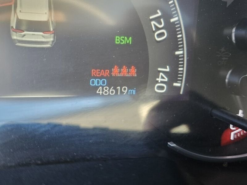 Used 2023 Toyota RAV4 XLE Premium image 30
