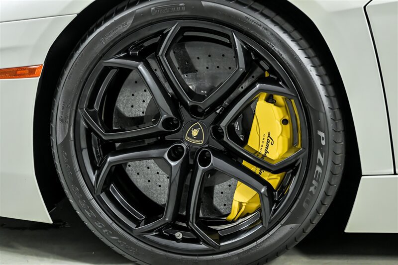 Used 2014 Lamborghini Aventador LP 700-4 AWD/4WD image 8