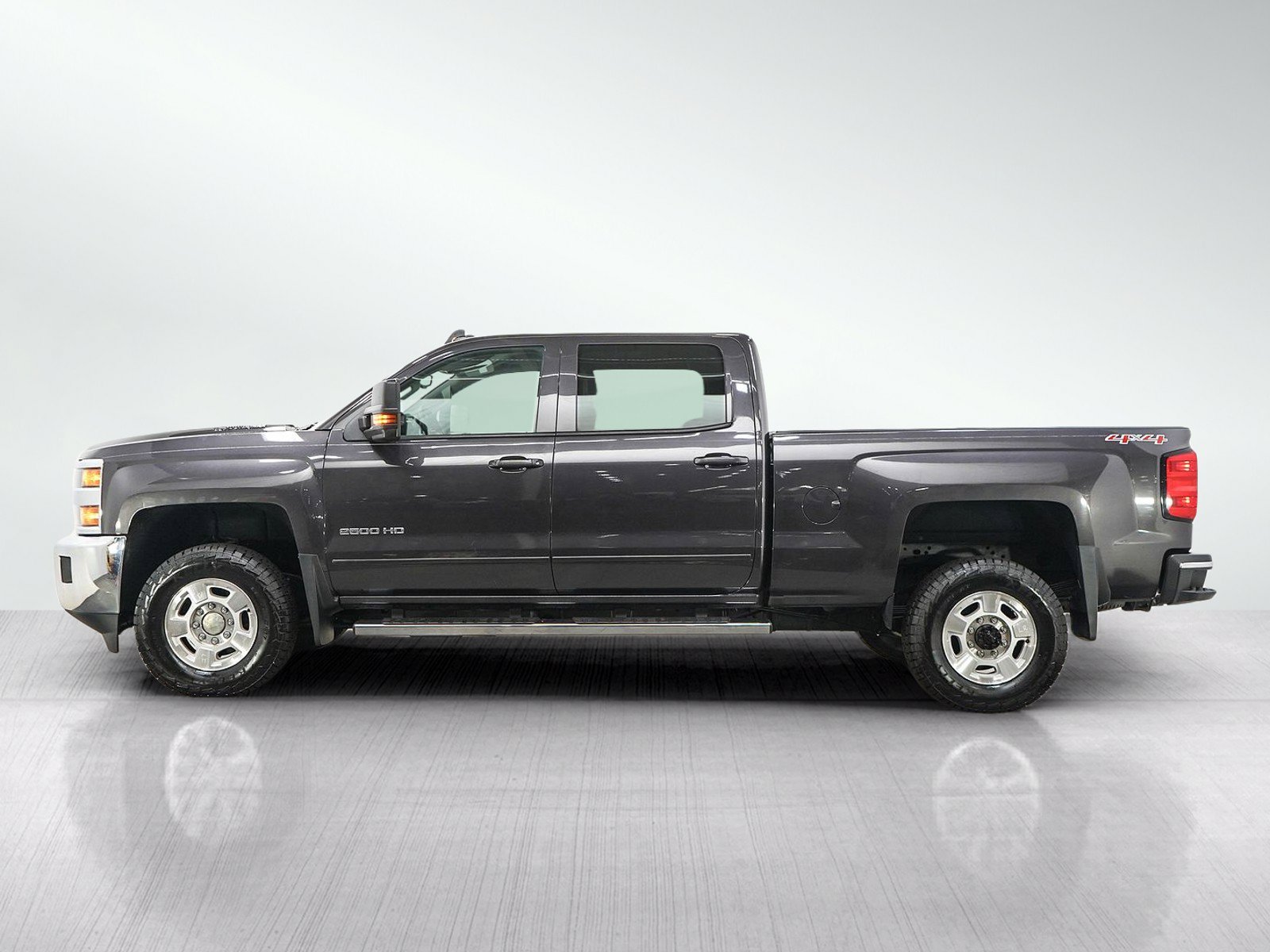 Used 2016 Chevrolet Silverado 2500 LT w/ LT Convenience Package AWD/4WD image 2