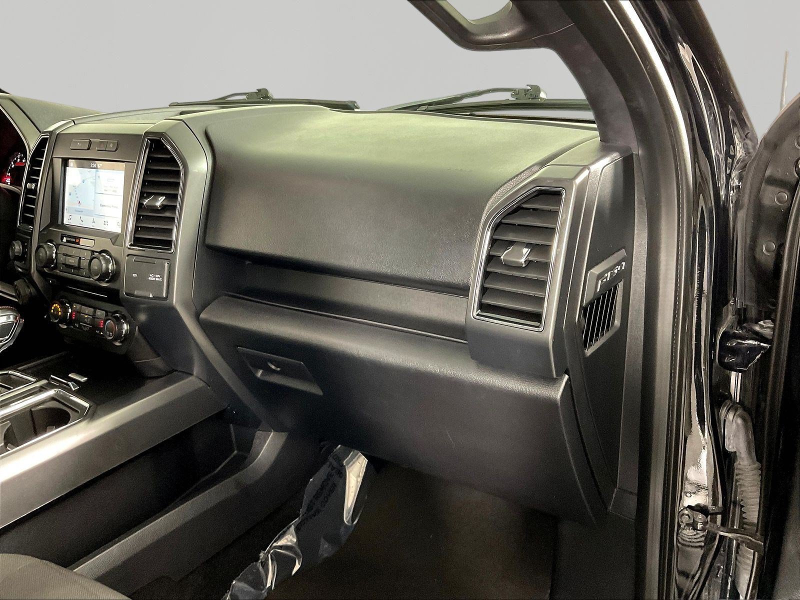 Used 2018 Ford F150 XLT w/ Equipment Group 302A Luxury AWD/4WD image 27