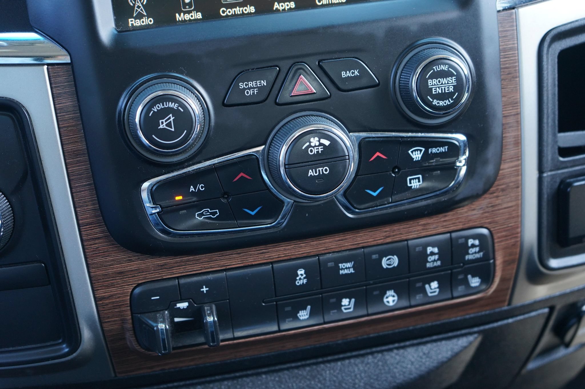 Used 2017 RAM 2500 Laramie AWD/4WD image 13