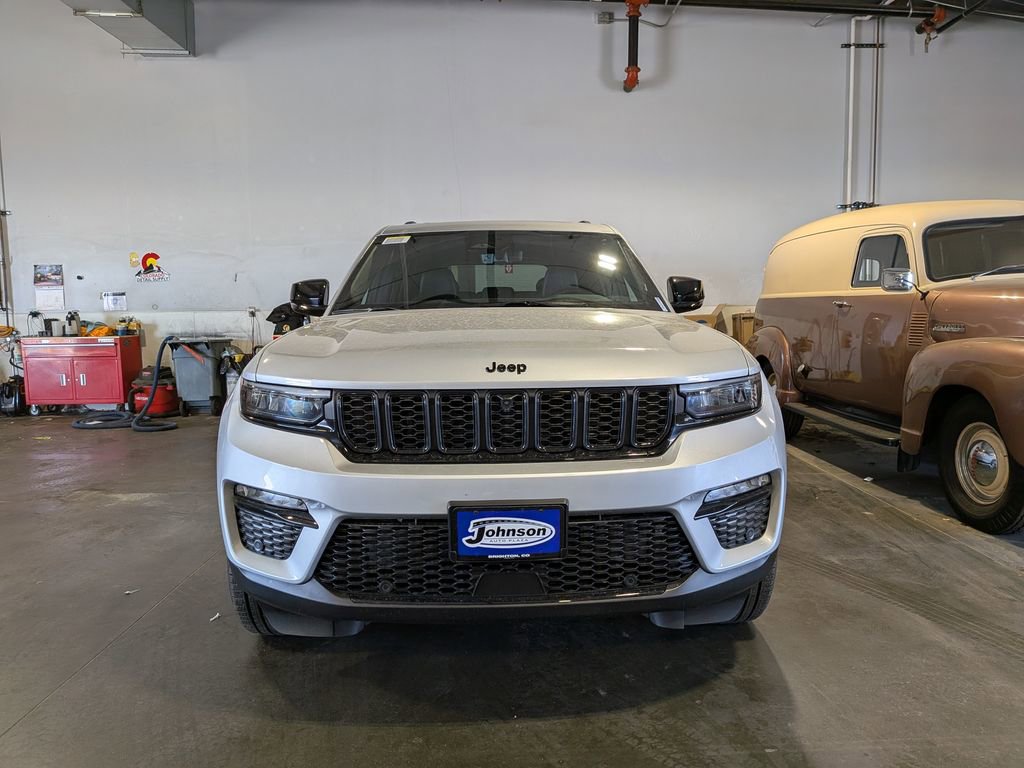 New 2025 Jeep Grand Cherokee Limited w/ Luxury Tech Group II image 2