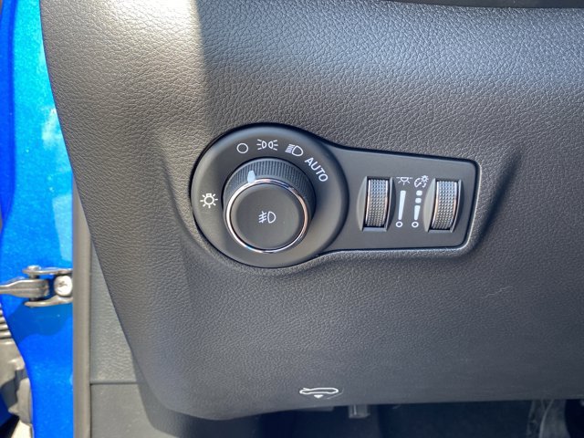 New 2025 Jeep Compass Latitude w/ Sun & Sound Group AWD/4WD image 19