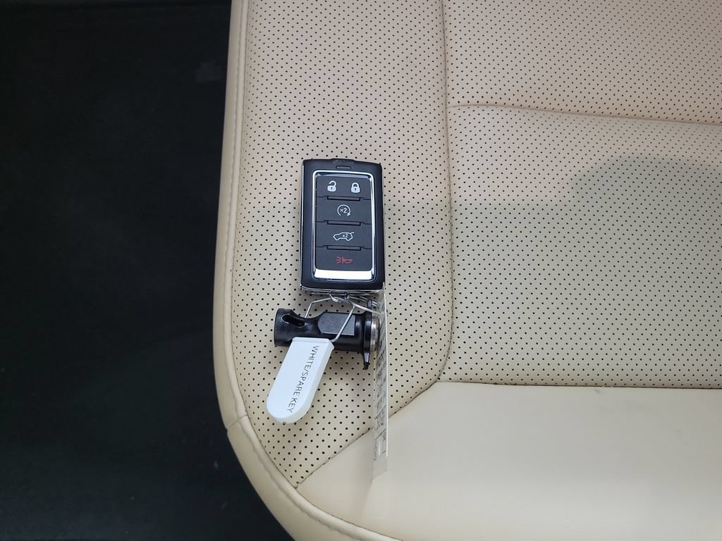 Used 2025 Jeep Grand Cherokee L Limited w/ Luxury Tech Group II RWD image 29