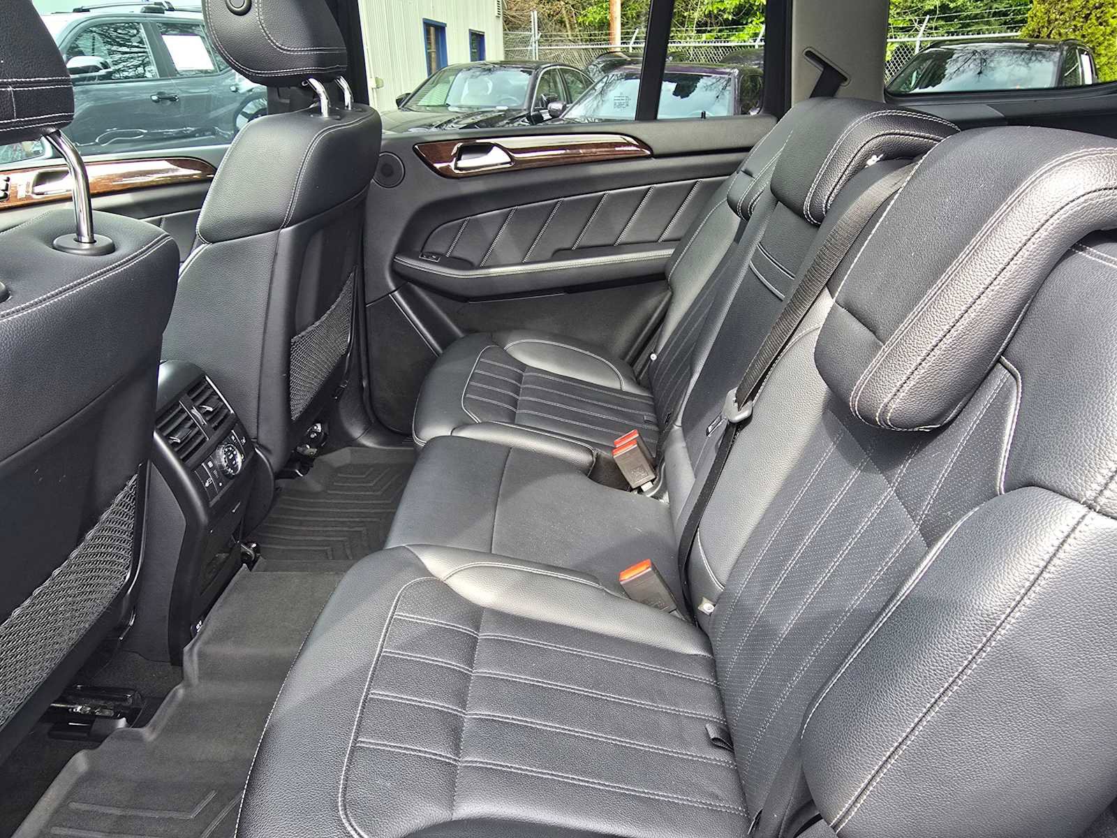 Used 2015 Mercedes-Benz GL 450 4MATIC image 16