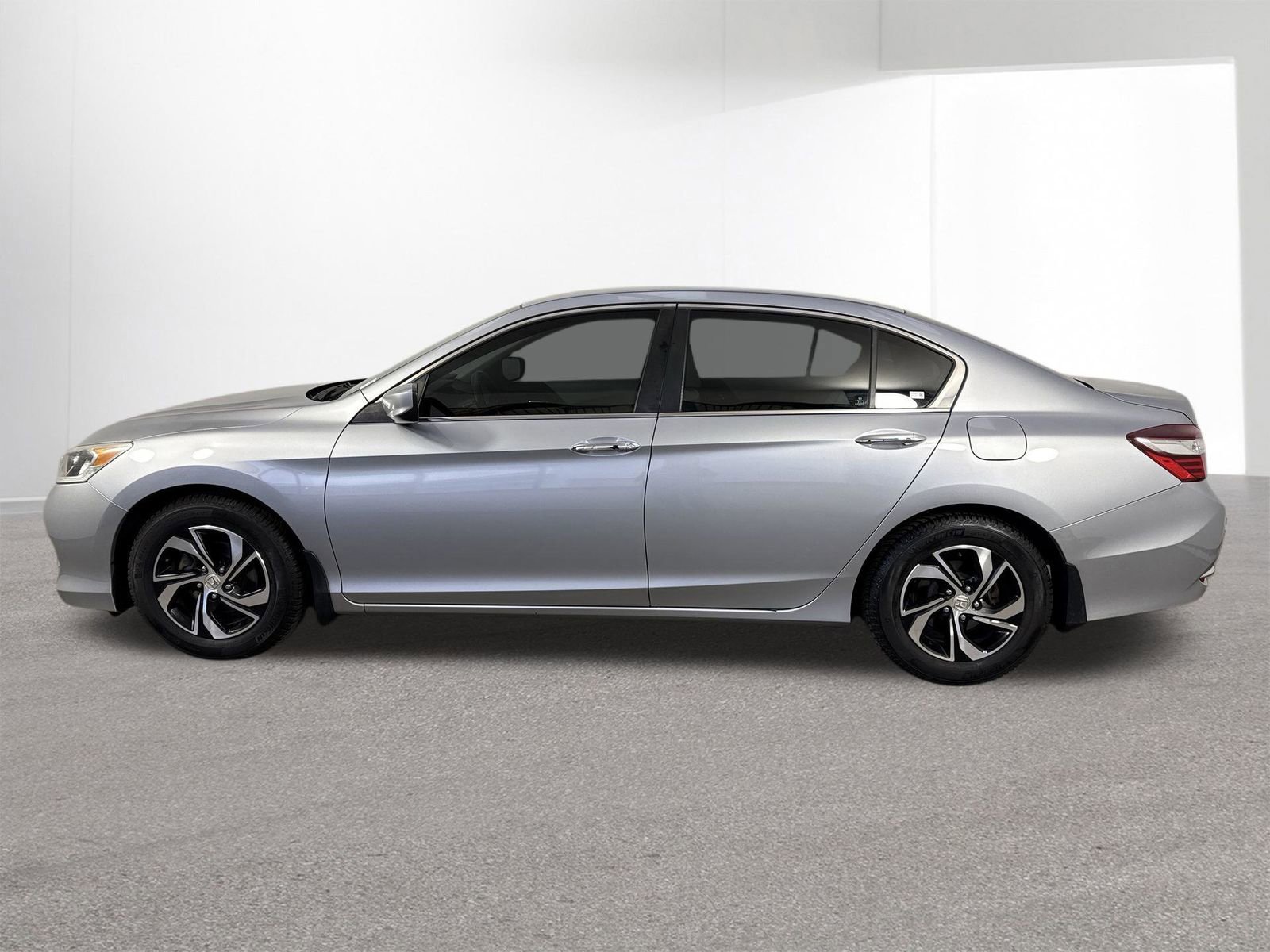 Used 2016 Honda Accord LX image 27