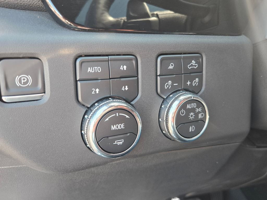 Used 2023 GMC Sierra 1500 SLT w/ SLT Premium Plus Package AWD/4WD image 34