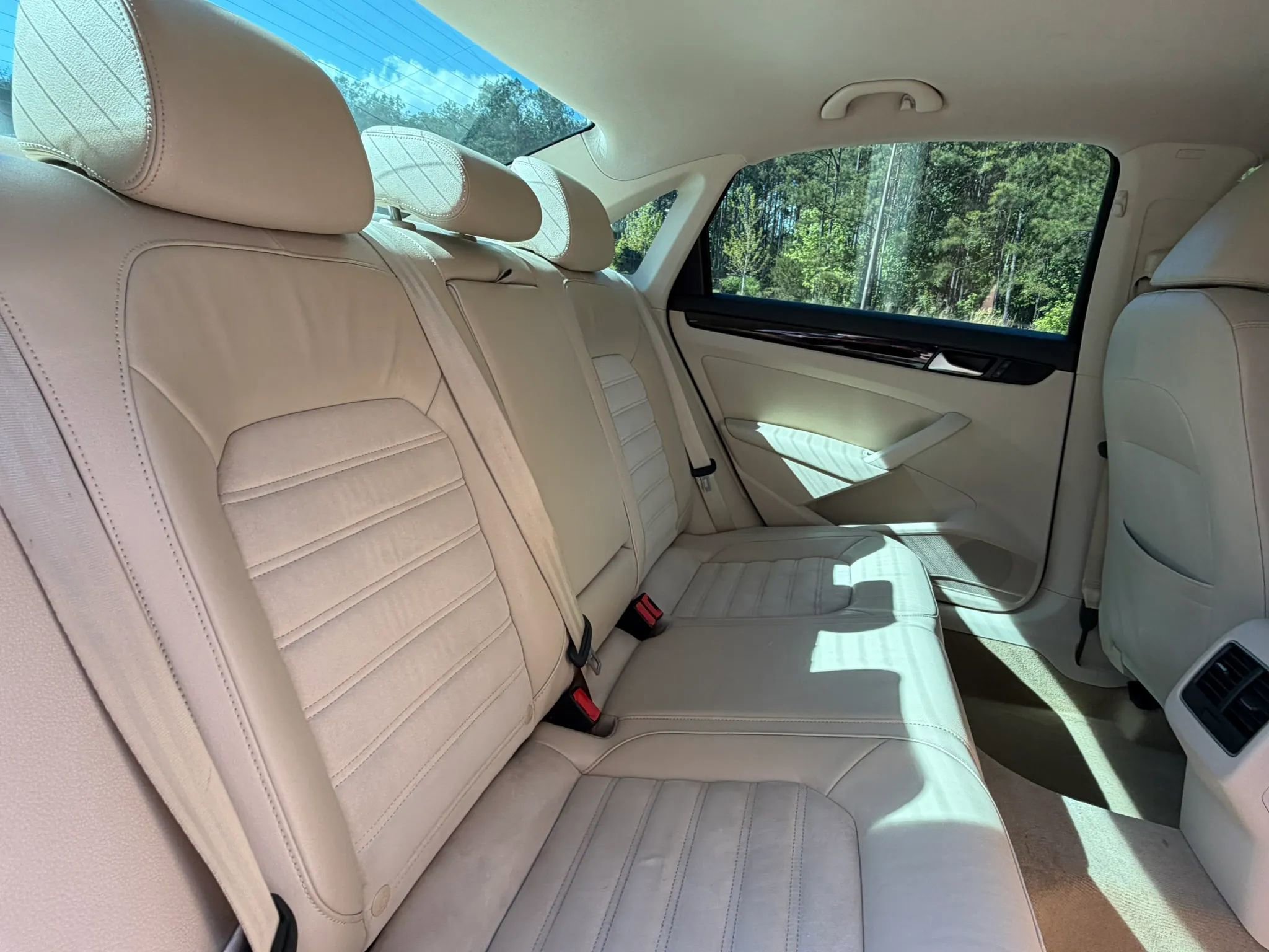 Used 2014 Volkswagen Passat TDI SEL Premium FWD image 20