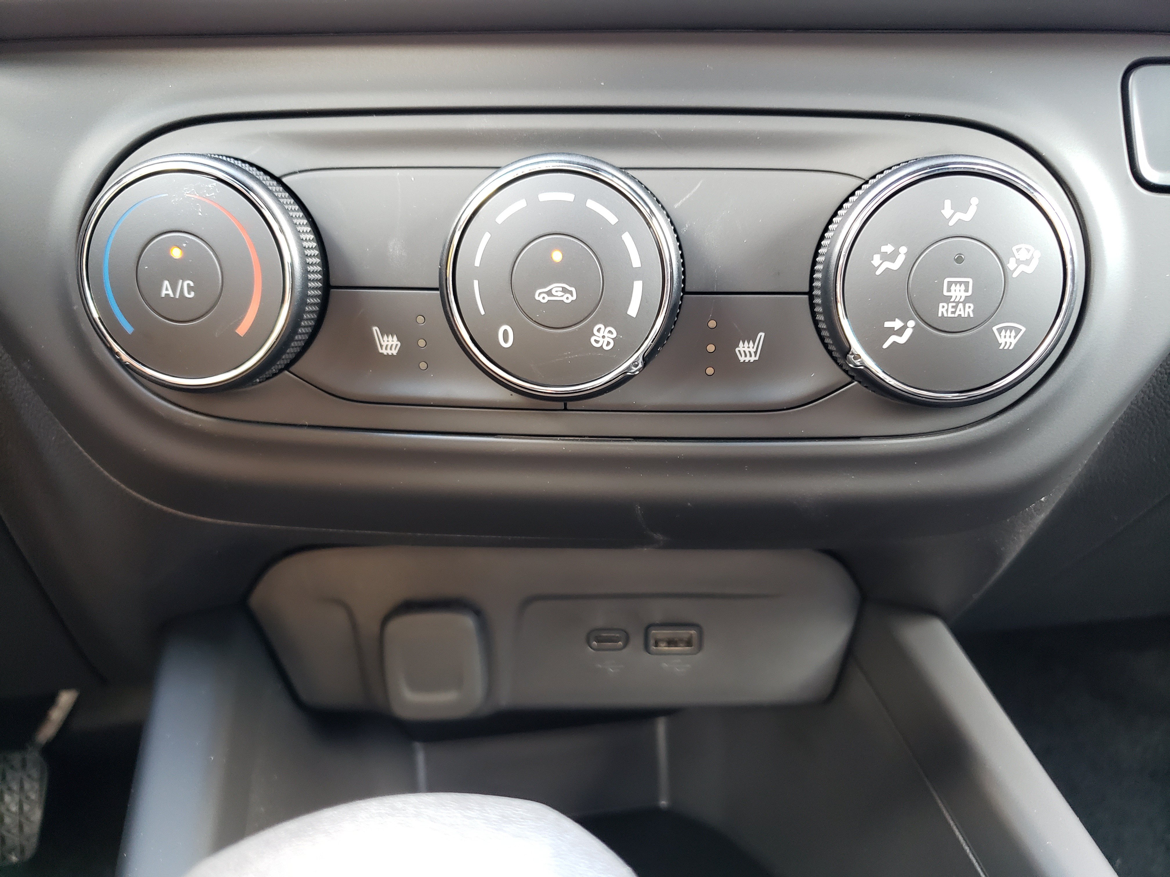New 2026 Chevrolet Trax RS w/ Driver Confidence Package FWD image 24