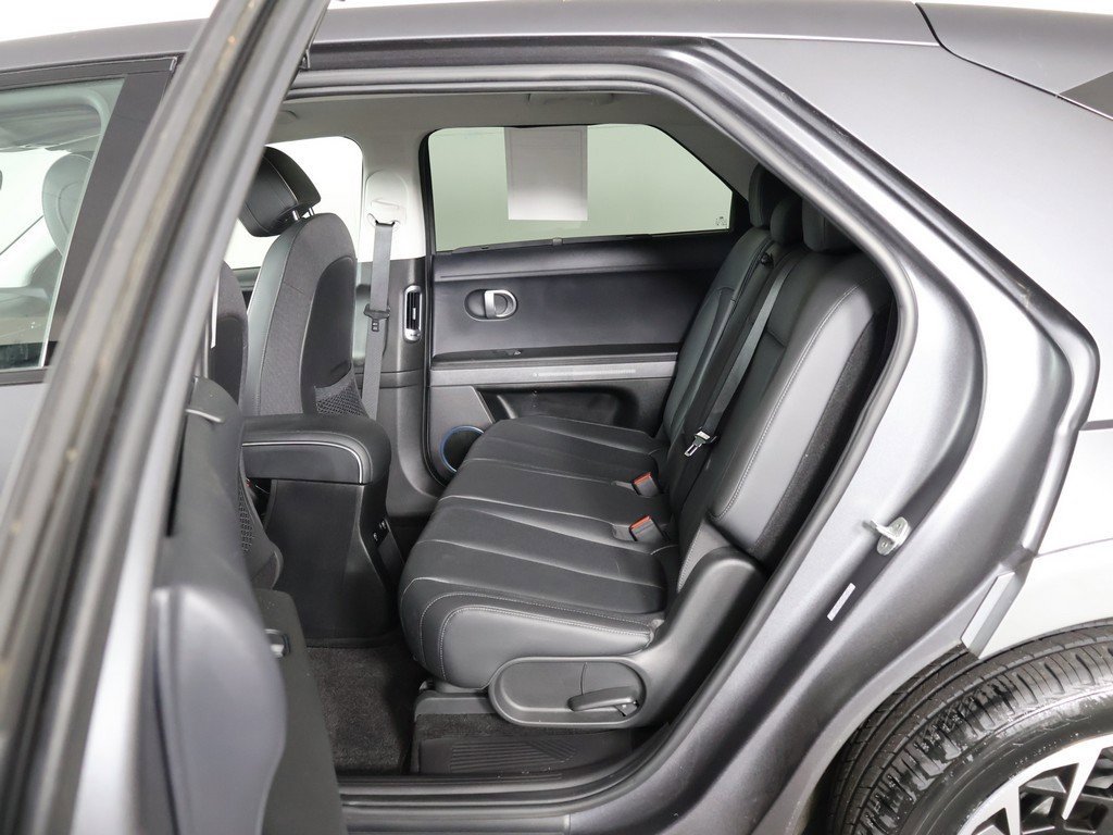 Used 2022 Hyundai Ioniq 5 Limited image 32