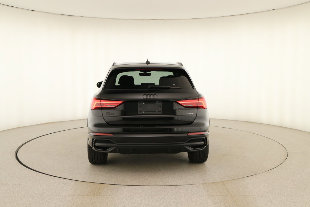 Used 2024 Audi Q3 2.0T Premium w/ Convenience Package AWD/4WD image 5