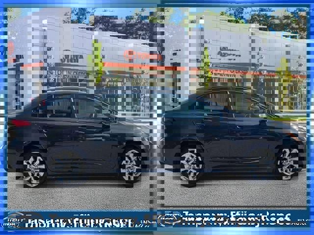 Used 2023 Toyota Corolla LE w/ LE Convenience Package FWD image 5