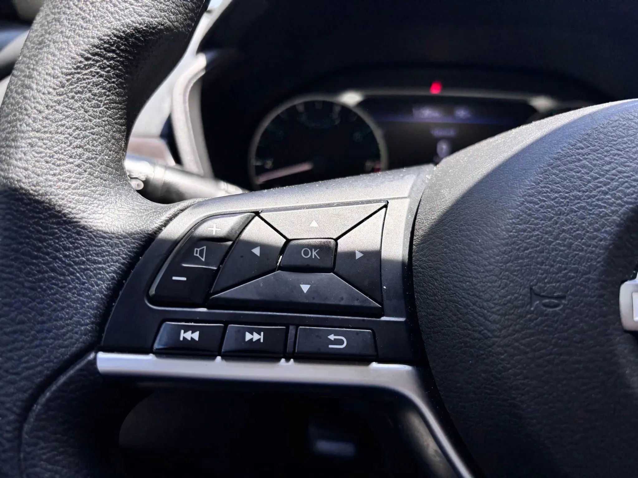 Used 2023 Nissan Altima 2.5 SV image 43