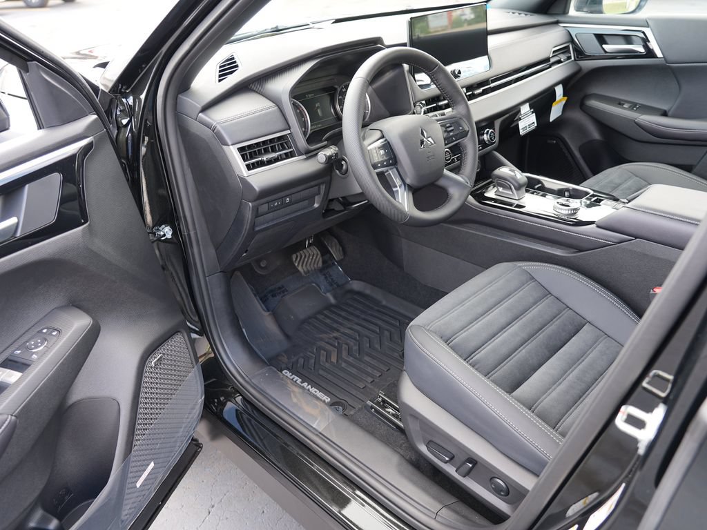 New 2026 Mitsubishi Outlander LE AWD/4WD image 13
