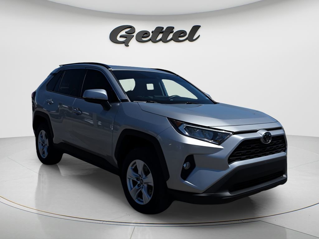 Used 2019 Toyota RAV4 XLE w/ Convenience Package image 3