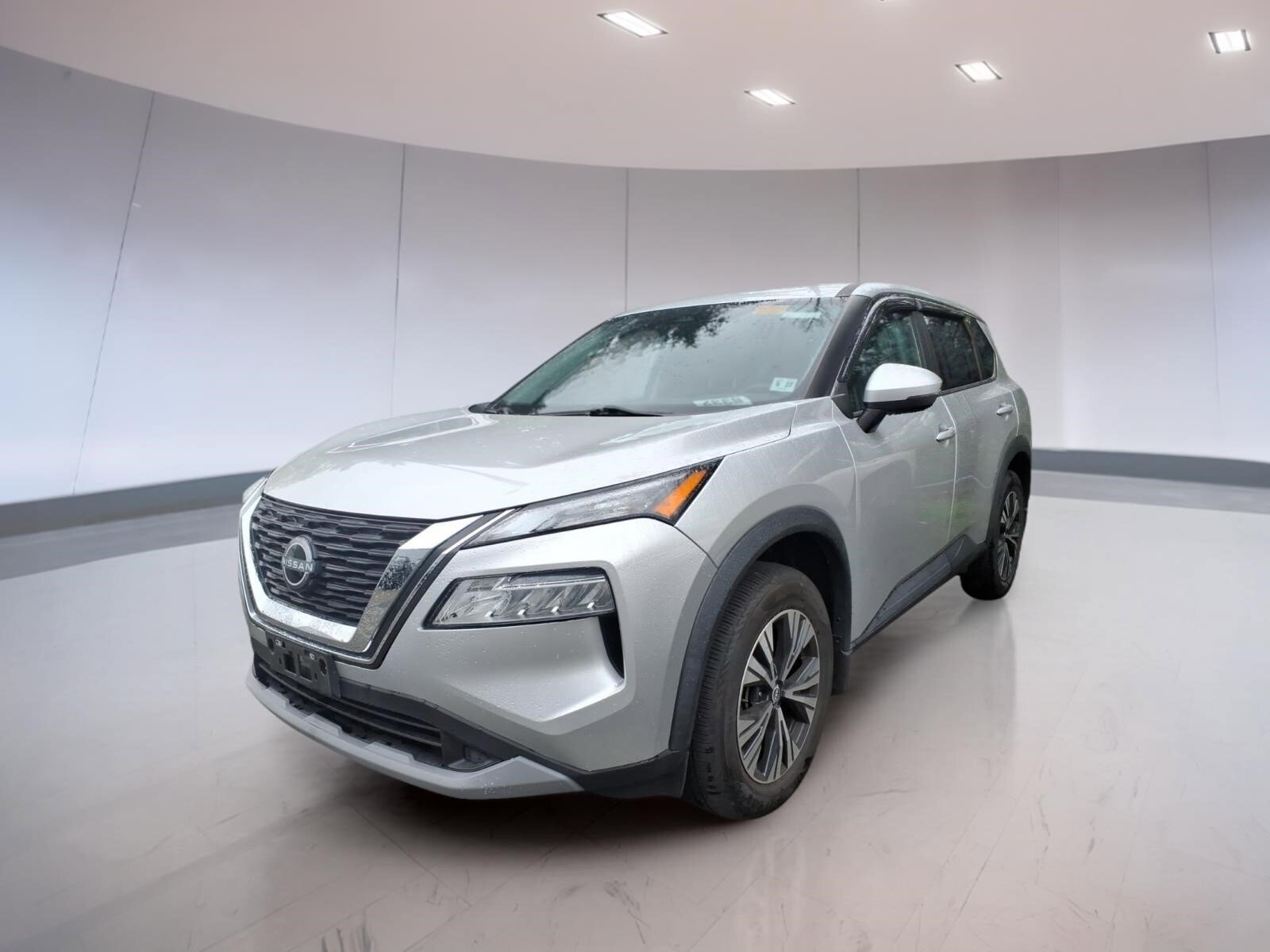 Used 2022 Nissan Rogue SV AWD/4WD image 2