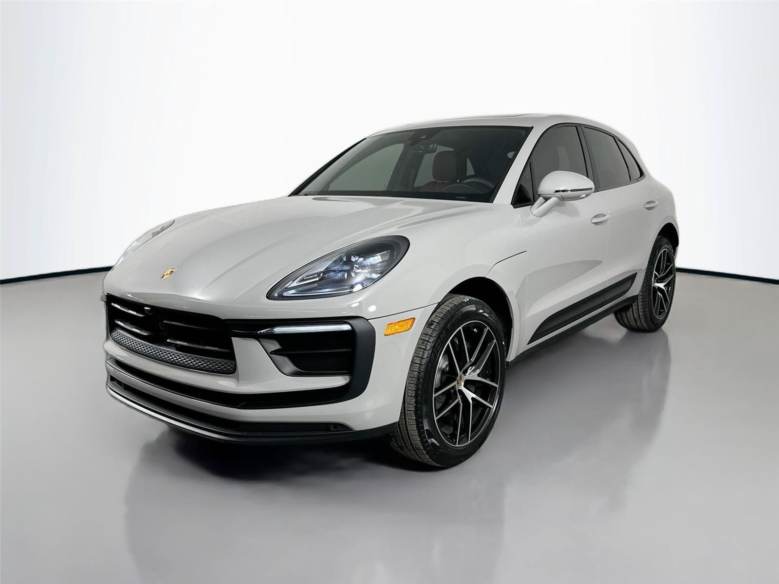 Certified 2026 Porsche Macan Turbo AWD/4WD image 1