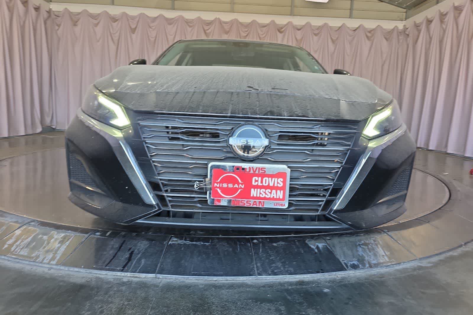 Used 2024 Nissan Altima 2.5 SV w/ SV Premium Package FWD image 11
