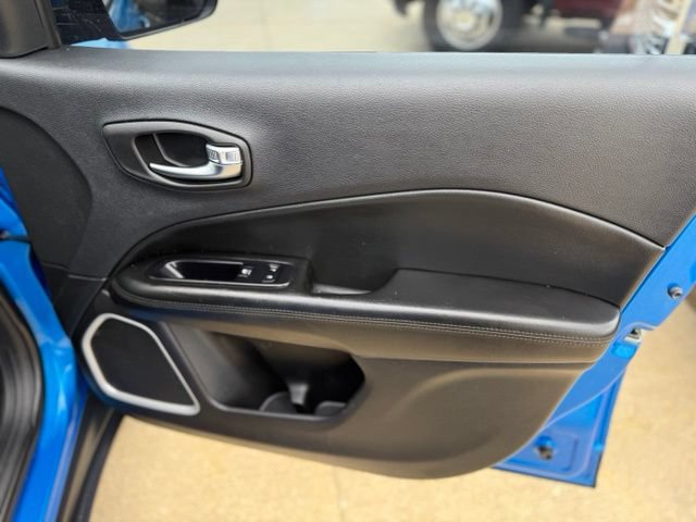 Used 2019 Jeep Compass Latitude AWD/4WD image 14