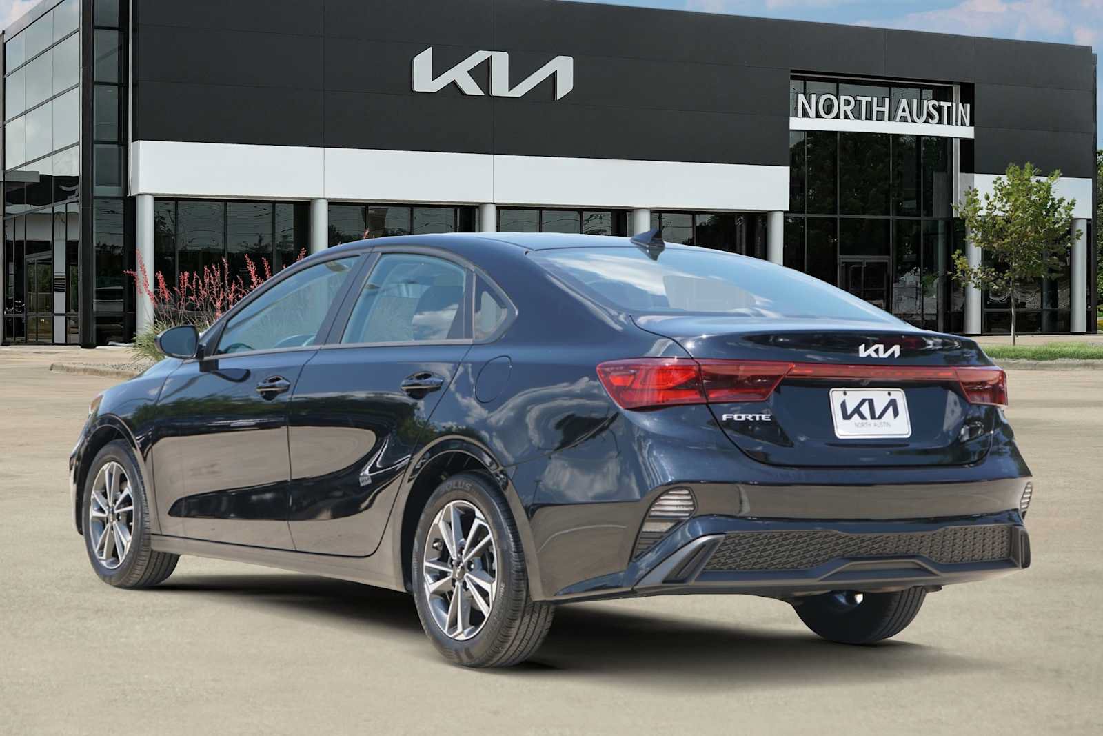 Certified 2024 Kia Forte LXS FWD image 4