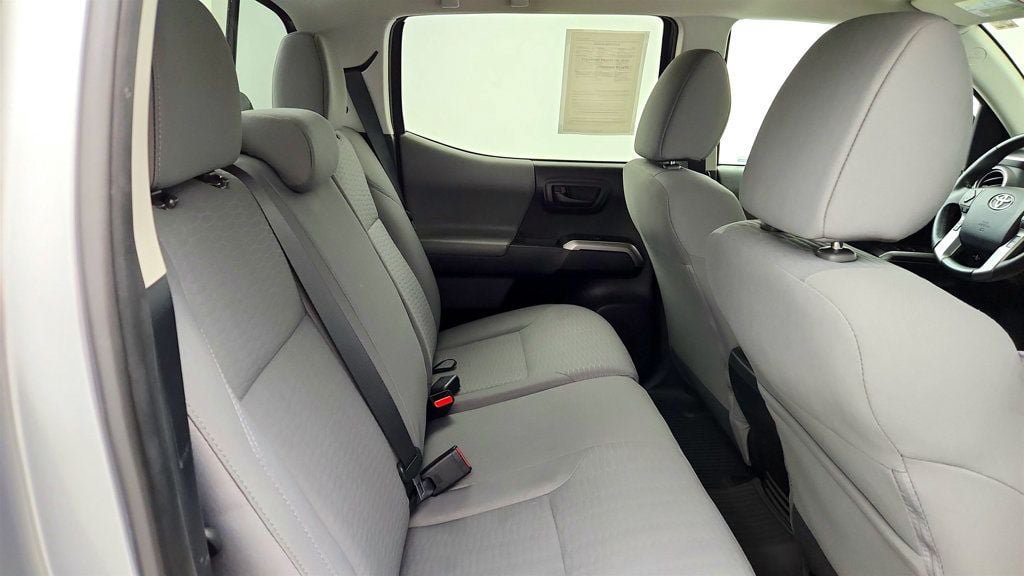 Used 2019 Toyota Tacoma SR5 AWD/4WD image 21